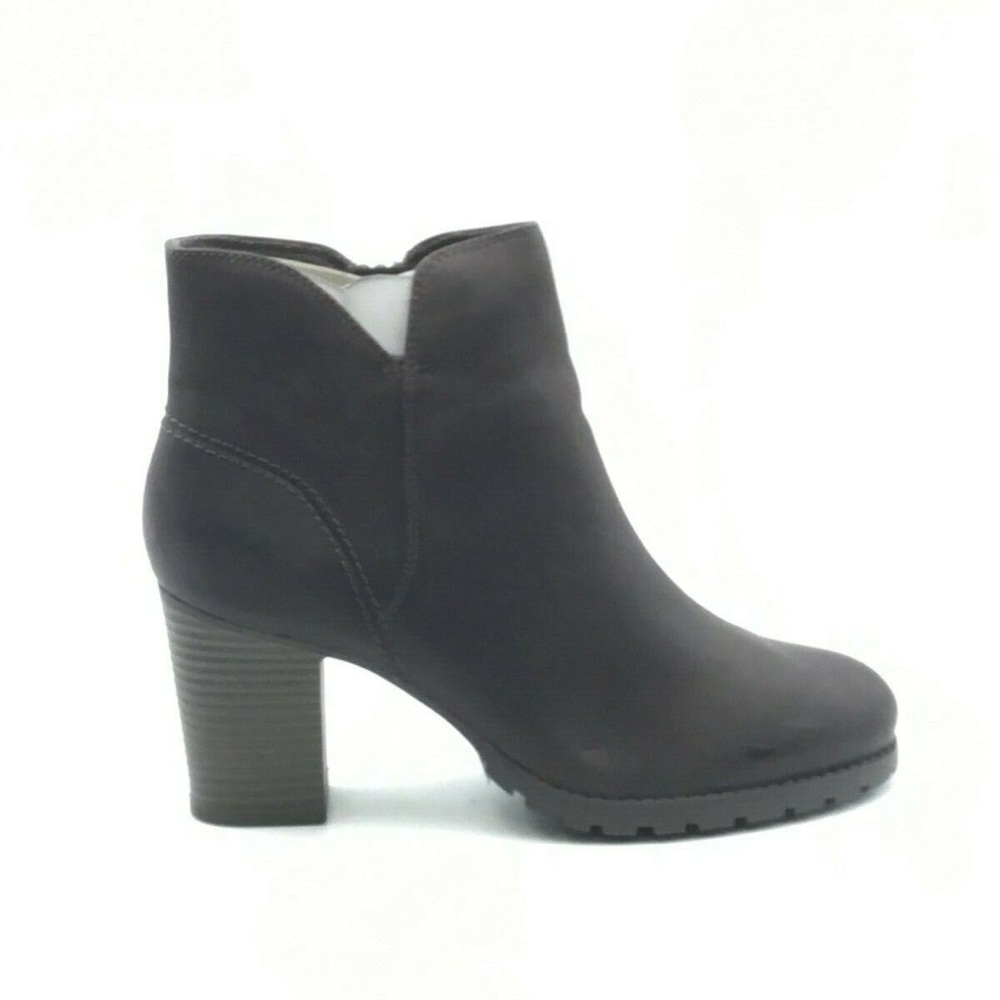 Clarks Boots Womens 8 Verona Lug Ankle Zip Up Booties 3” Heel Black Leather